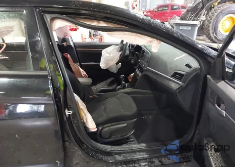 2019 Hyundai Elantra Se z USA, uszkodzony, nr VIN 5NPD74LF4KH467772